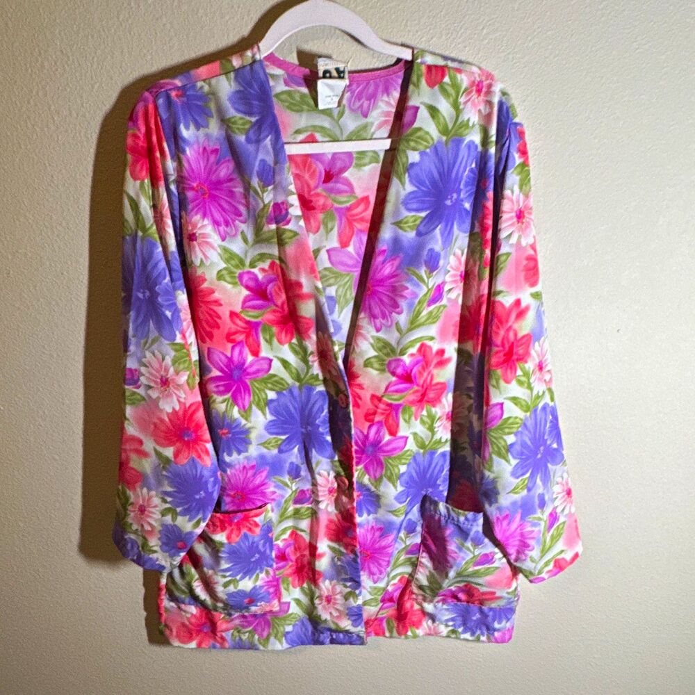 Uniform Advantage Women's Medical Scrub Top L Floral Multicolor Polyester